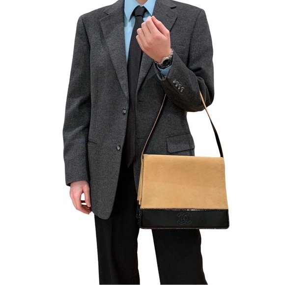 Vintage Suede and Patent Chanel purse - Picture 8 of 10